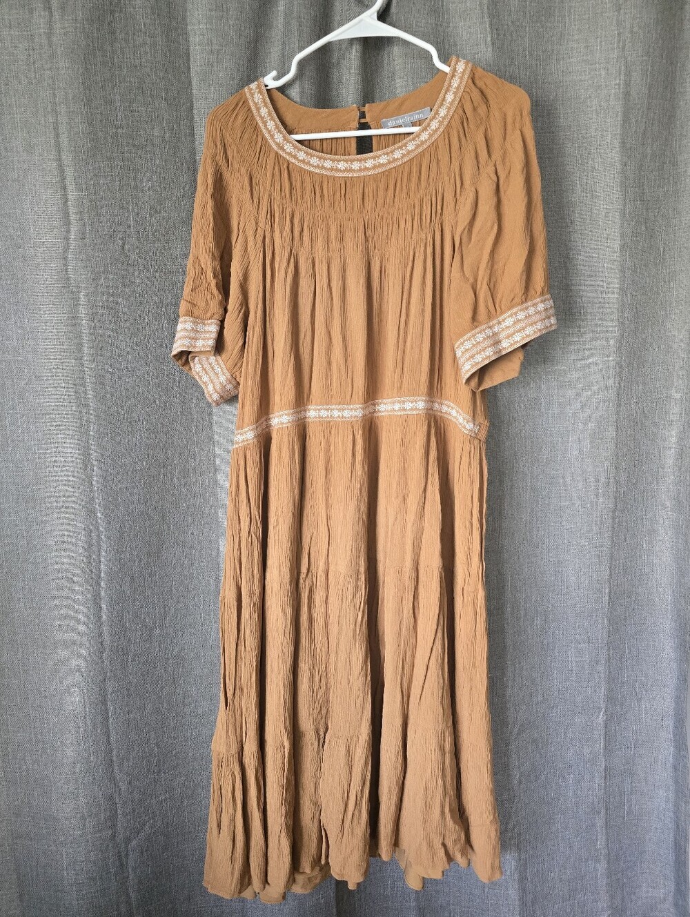 Daniel Rainn Tan Tiered Midi Dress Short Sleeve Embroidered Size XXL Smocked